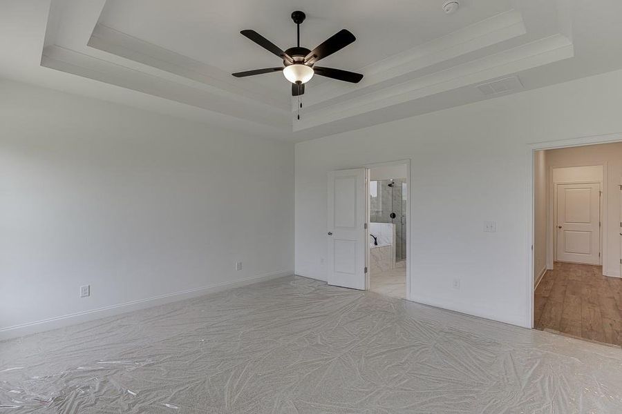 Spacious, unfurnished interior of a new home in , Jefferson (Image 34).