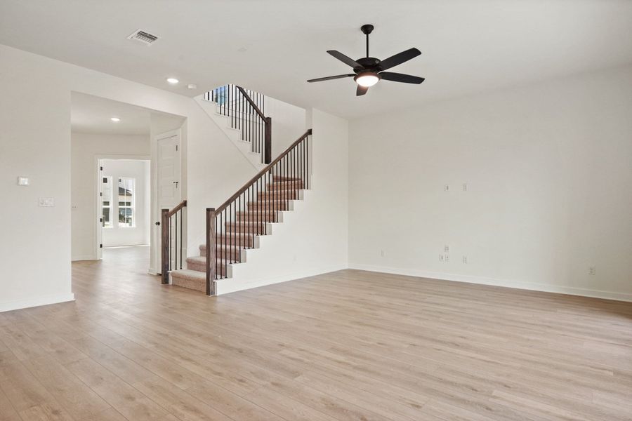 Spacious, unfurnished interior of a new home in Heritage, Dripping Springs (Image 25).