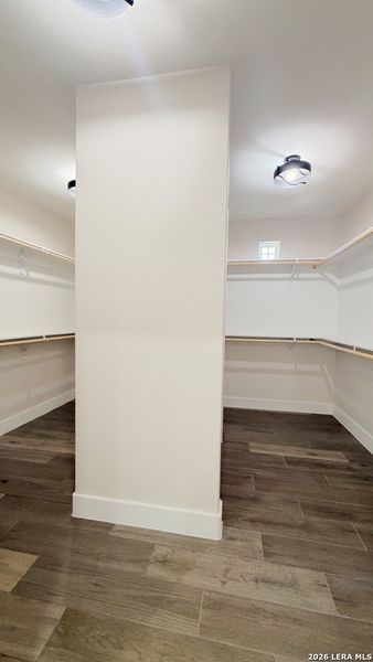 Spacious, unfurnished interior of a new home in , Bulverde (Image 23).