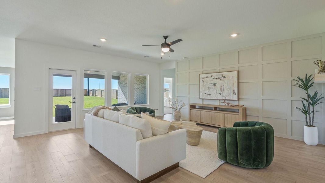 Furnished interior view inside a new home in Riverside Estates, Mont Belvieu (Image 13).