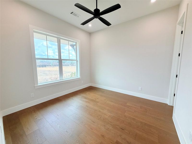 Spacious, unfurnished interior of a new home in , Washington (Image 30).