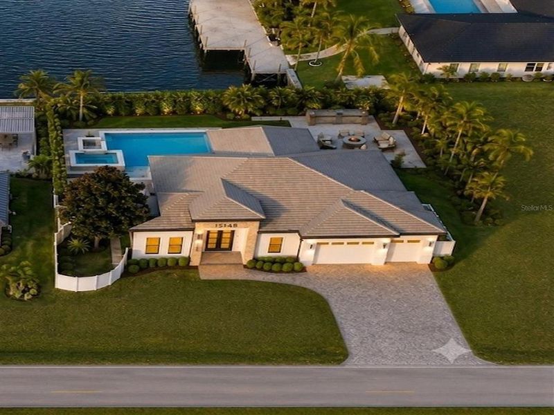 Community amenities in , Port Charlotte (Image 23).