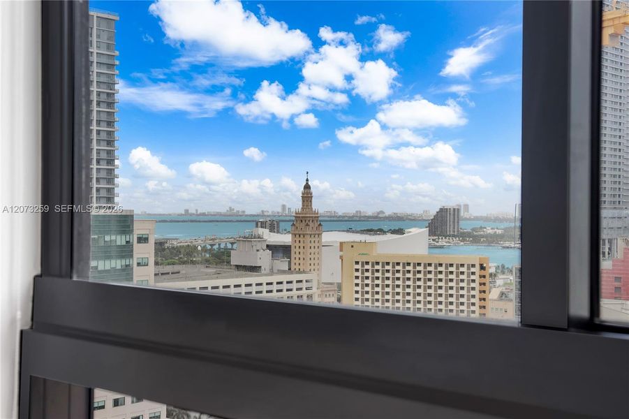 Condo located in Miami, FL showcasing its design and architecture (Image 3). Condo located in Miami, FL showcasing its design and architecture (Image 3).
