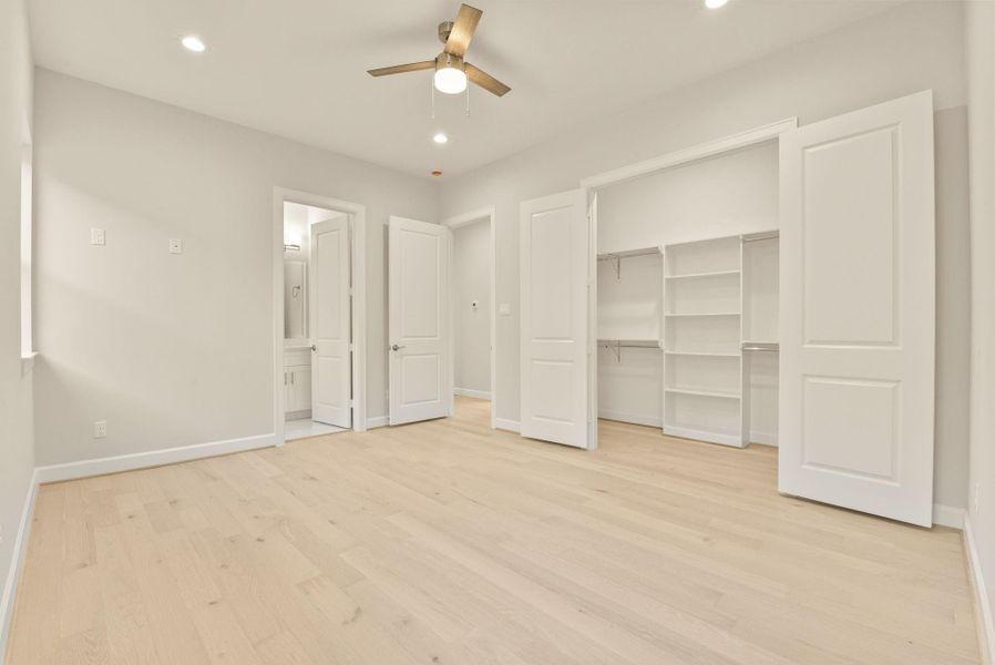 Spacious, unfurnished interior of a new home in , Houston (Image 46).