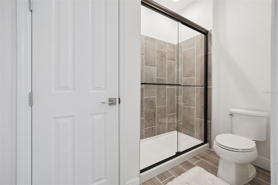 Furnished interior view inside a new home in , Mount Dora (Image 49).