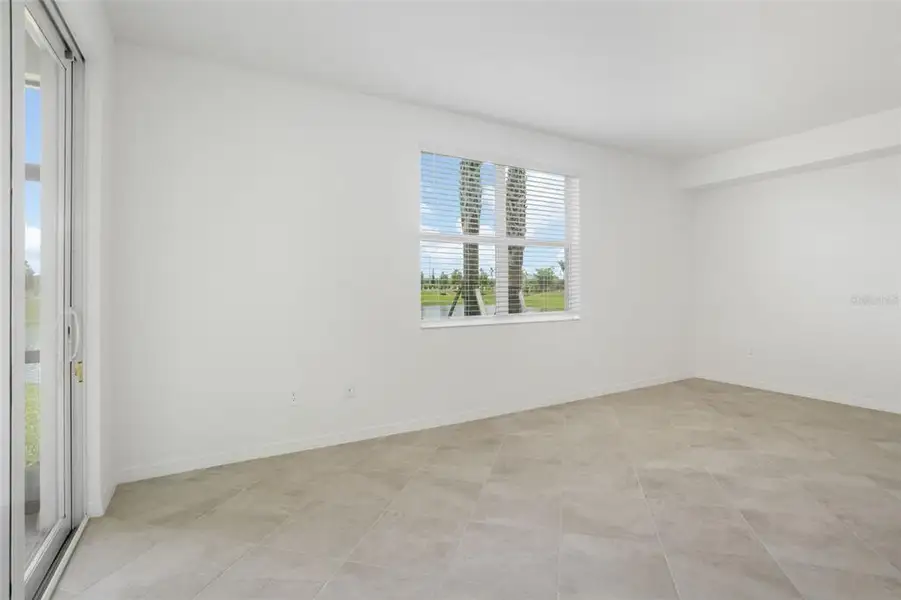 Spacious, unfurnished interior of a new home in Calusa Country Club, Lakewood Ranch (Image 35).