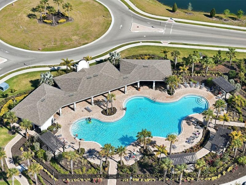 Community amenities in Silverstone North, Palmetto (Image 43).