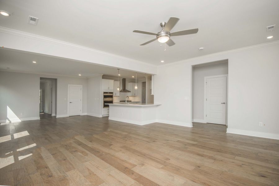 *Photo of example home. Selections and Finishes May Vary.* *Photo of example home. Selections and Finishes May Vary.*