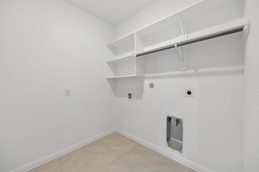 Spacious, unfurnished interior of a new home in Riviera Pines, Huffman (Image 26).
