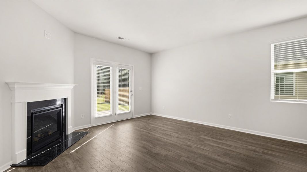 Spacious, unfurnished interior of a new home in Highland Hills, Graniteville (Image 19).