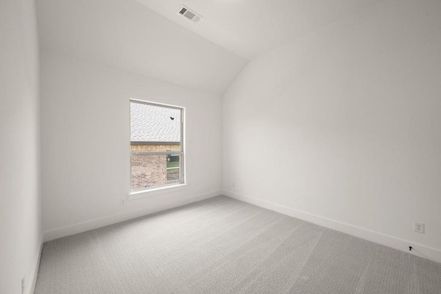 Spacious, unfurnished interior of a new home in High Country, Burleson (Image 24).