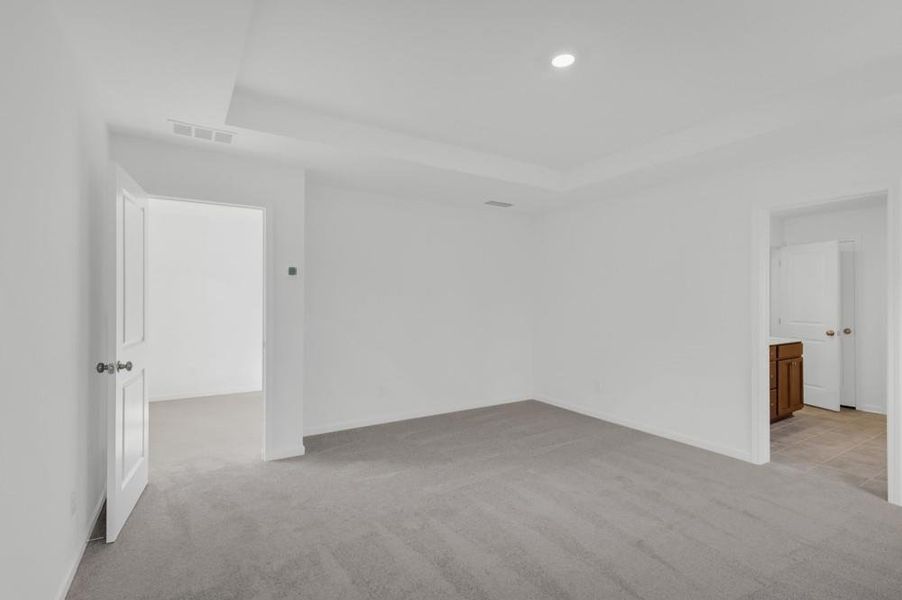 Spacious, unfurnished interior of a new home in Falls Creek, Flowery Branch (Image 18).
