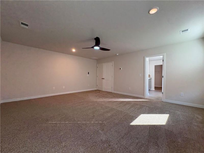 Spacious, unfurnished interior of a new home in Southern Hills, McDonough (Image 26).