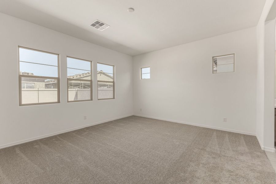 Spacious, unfurnished interior of a new home in Empire Pointe, Queen Creek (Image 12).