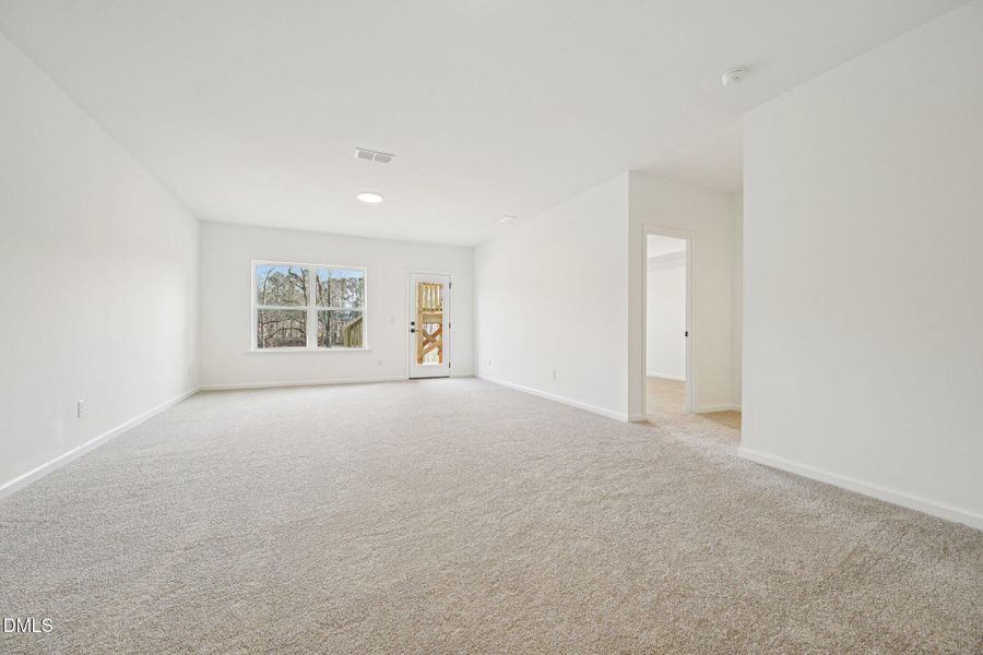 42-web-or-mls-Darius Ln-S0402-042