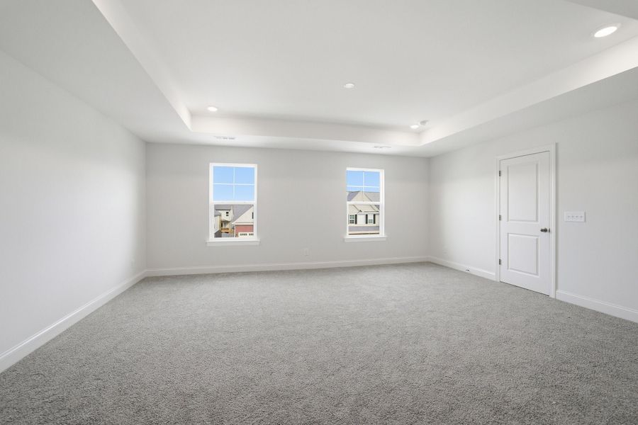 Spacious, unfurnished interior of a new home in McCain's Station, Gallatin (Image 33).
