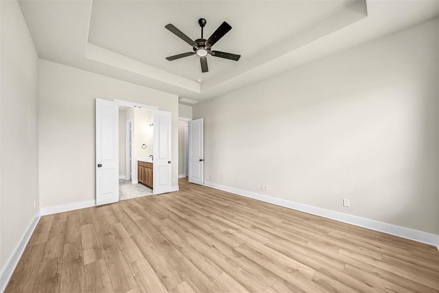 Spacious, unfurnished interior of a new home in Rocky Top, Krum (Image 30).