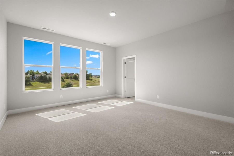 Spacious, unfurnished interior of a new home in Trailside at Cottonwood Creek, Colorado Springs (Image 16).
