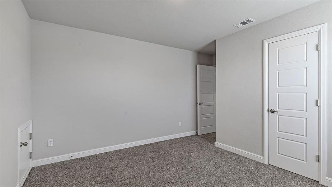 Spacious, unfurnished interior of a new home in Sandstone Estates, Granbury (Image 28).