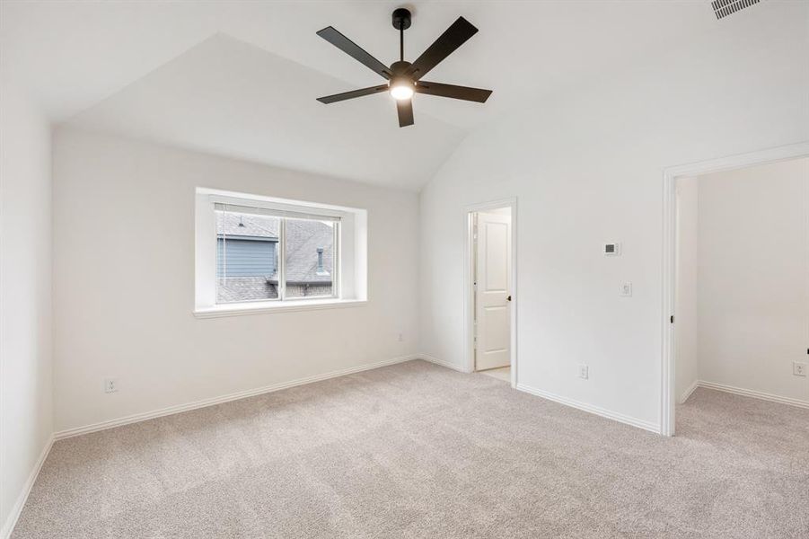 Spacious, unfurnished interior of a new home in Villages of Hurricane Creek, Anna (Image 39).