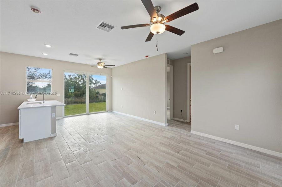 Spacious, unfurnished interior of a new home in , Lehigh Acres (Image 16).