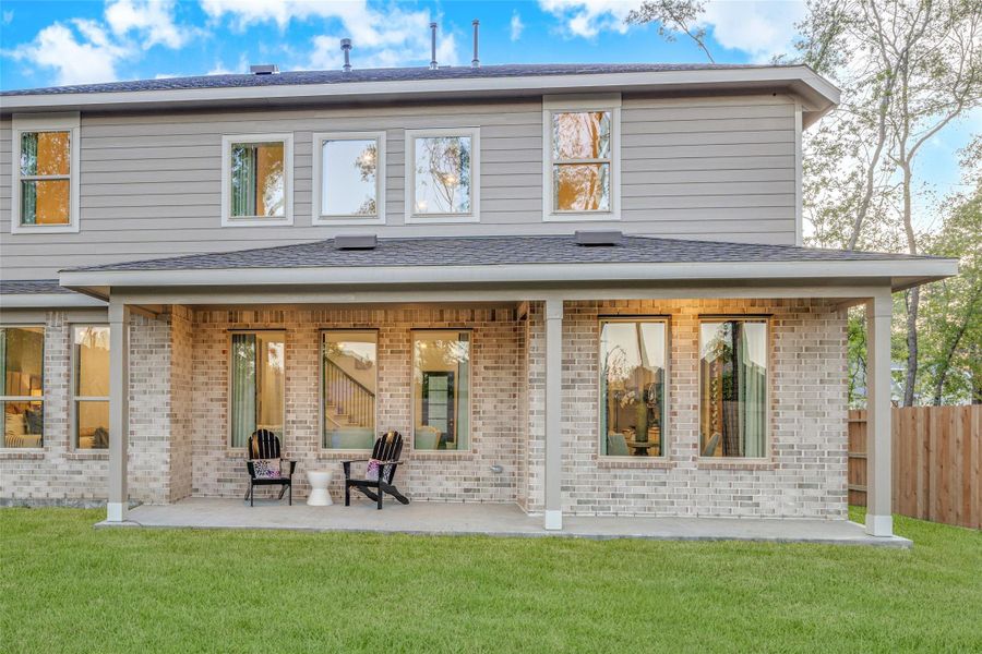 Exterior details and patio area of a home in Anniston, Katy (Image 2).