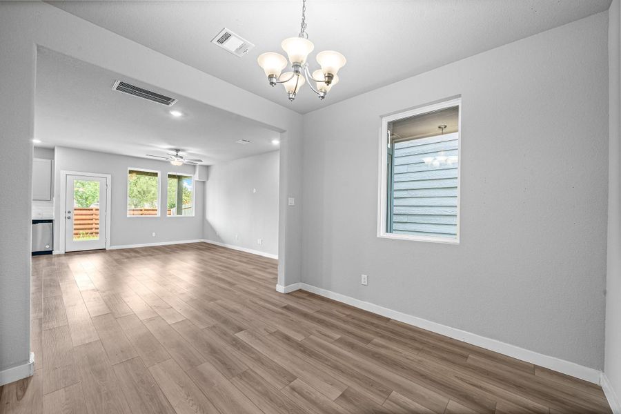 Spacious, unfurnished interior of a new home in , Houston (Image 30).