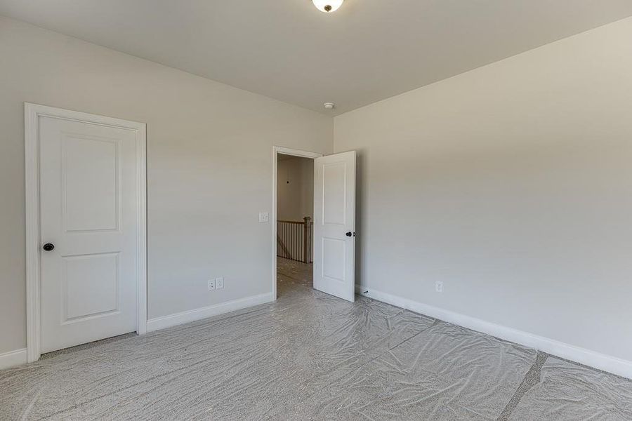 Spacious, unfurnished interior of a new home in , Jefferson (Image 35).