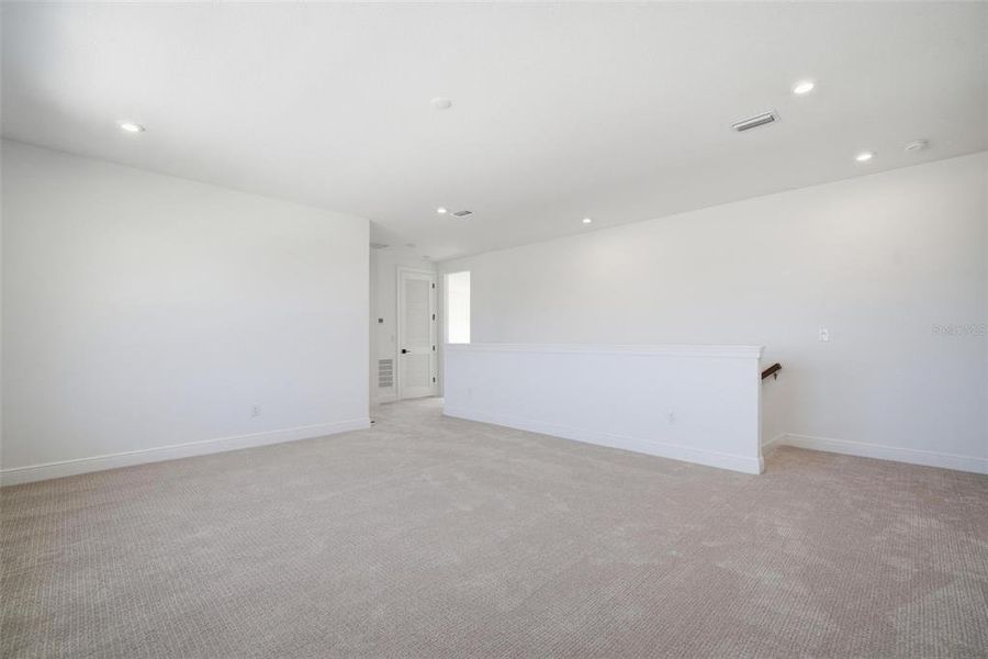 Spacious, unfurnished interior of a new home in Fieldstone, Plant City (Image 47).