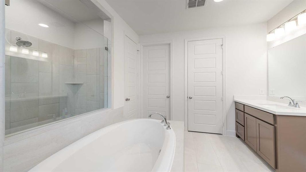 Furnished interior view inside a new home in Trinity Falls 50', McKinney (Image 15).