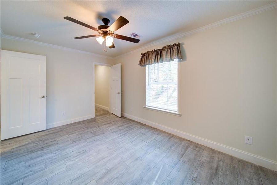 Spacious, unfurnished interior of a new home in , Blue Ridge (Image 26).