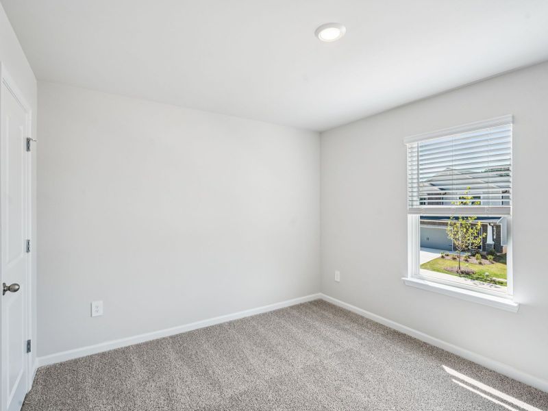 Spacious, unfurnished interior of a new home in Hawthorne Station, College Park (Image 20).