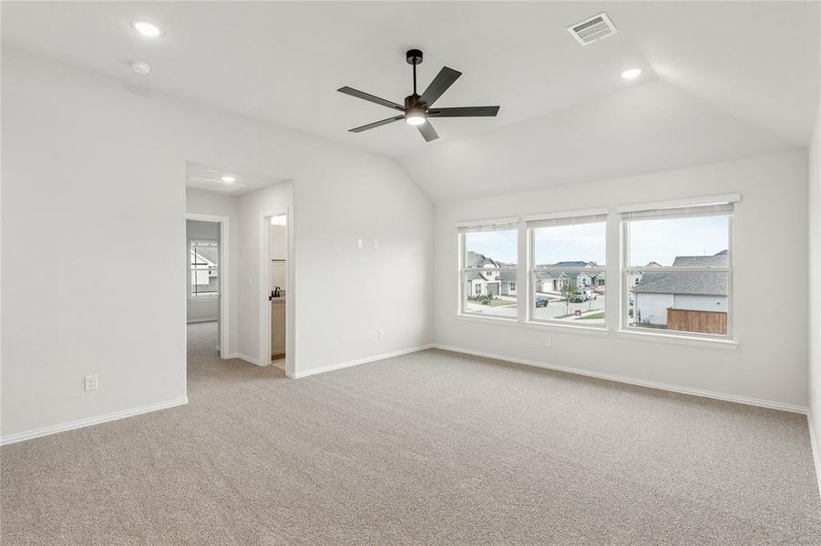 Spacious, unfurnished interior of a new home in Waterscape Classic 50s, Royse City (Image 33). Spacious, unfurnished interior of a new home in Waterscape Classic 50s, Royse City (Image 33).