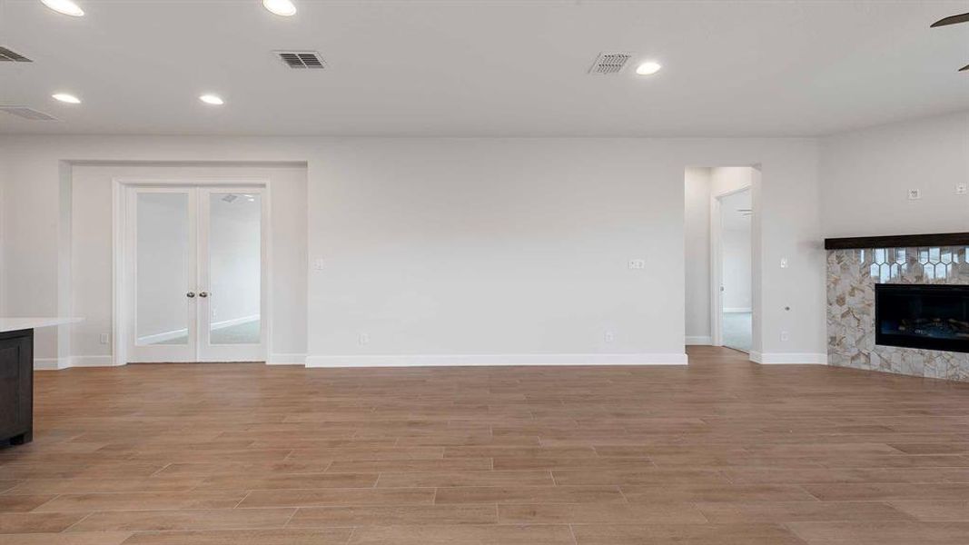 Spacious, unfurnished interior of a new home in Devonshire, Forney (Image 14).
