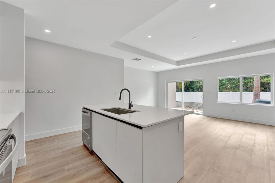 Furnished interior view inside a new home in , Coral Springs (Image 5).
