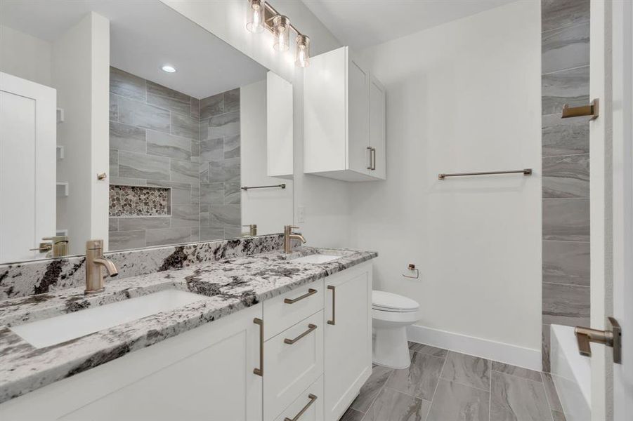 Furnished interior view inside a new home in , Grand Prairie (Image 16).