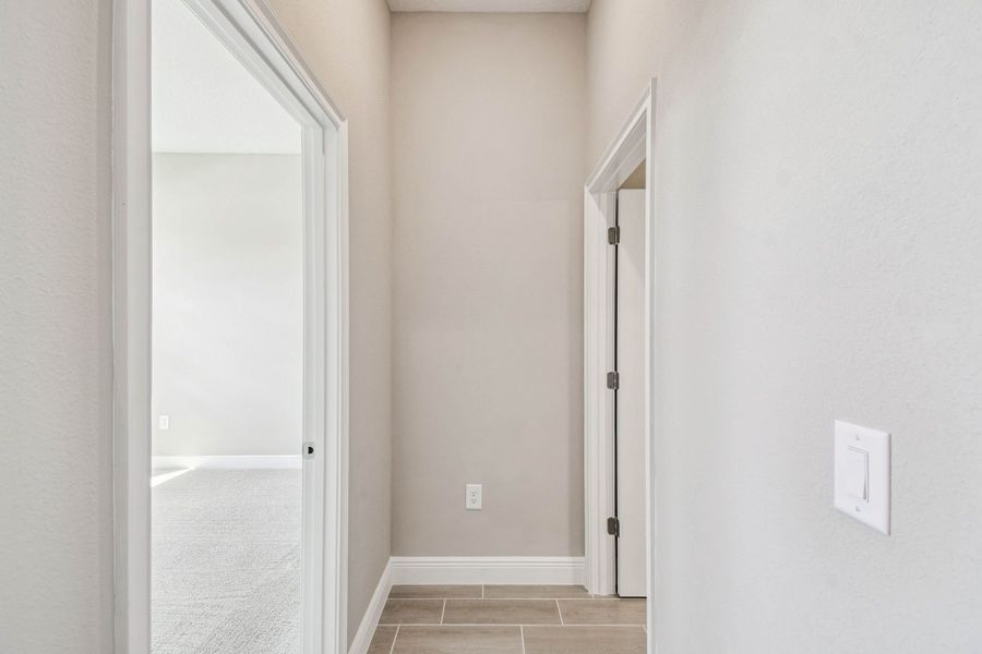 Spacious, unfurnished interior of a new home in Pinecone Reserve, Brooksville (Image 21).