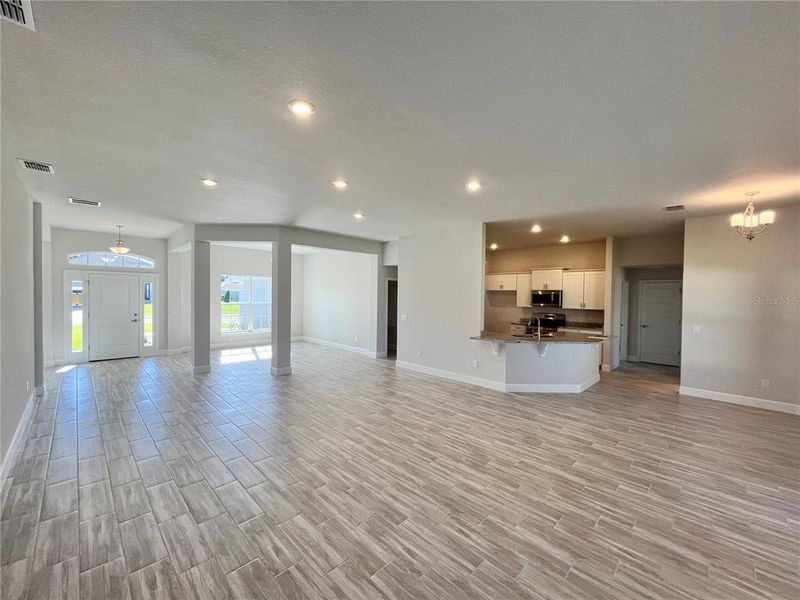 Spacious, unfurnished interior of a new home in , Summerfield (Image 10).