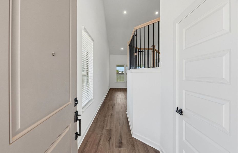 Spacious, unfurnished interior of a new home in Wolf Ranch, Georgetown (Image 21). Spacious, unfurnished interior of a new home in Wolf Ranch, Georgetown (Image 21).