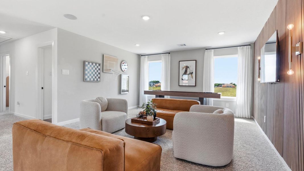 Representative furnished interior of a home built from the Chloe by D.R. Horton in Lago Mar 50' Homesites, Texas City (Image 22).