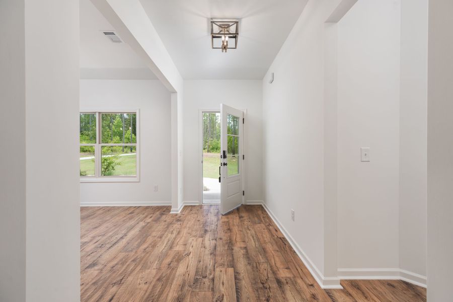 Spacious, unfurnished interior of a new home in Stewart Estates, Meansville (Image 21).
