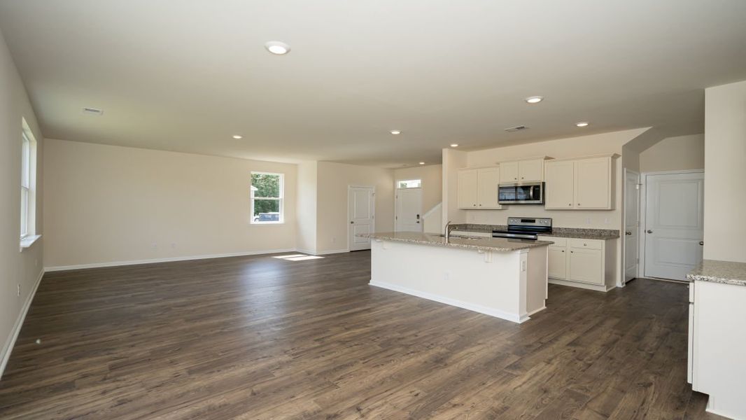 Spacious, unfurnished interior of a new home in The Pines at Blake Farm, Wilmington (Image 15).