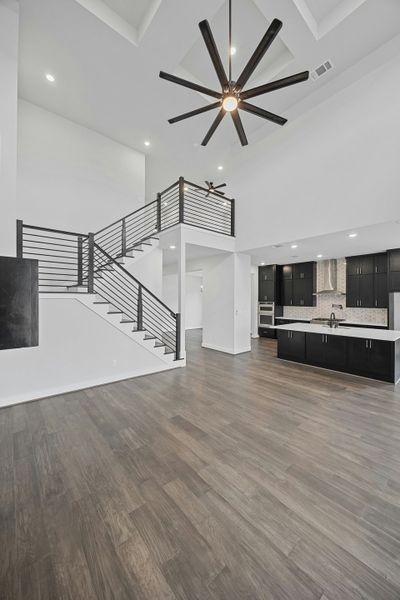 Spacious, unfurnished interior of a new home in Caliterra, Dripping Springs (Image 17).