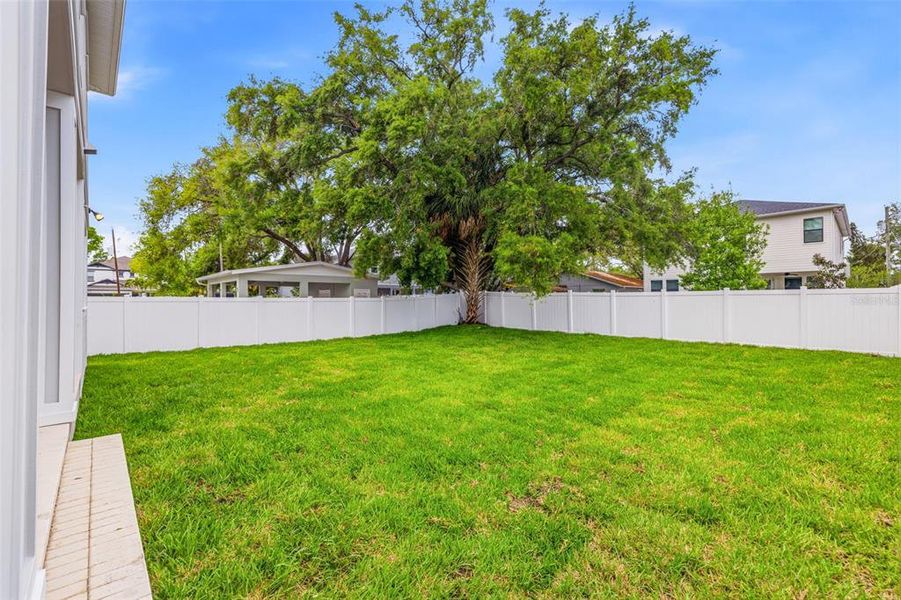 Exterior details and patio area of a home in , Tampa (Image 16).