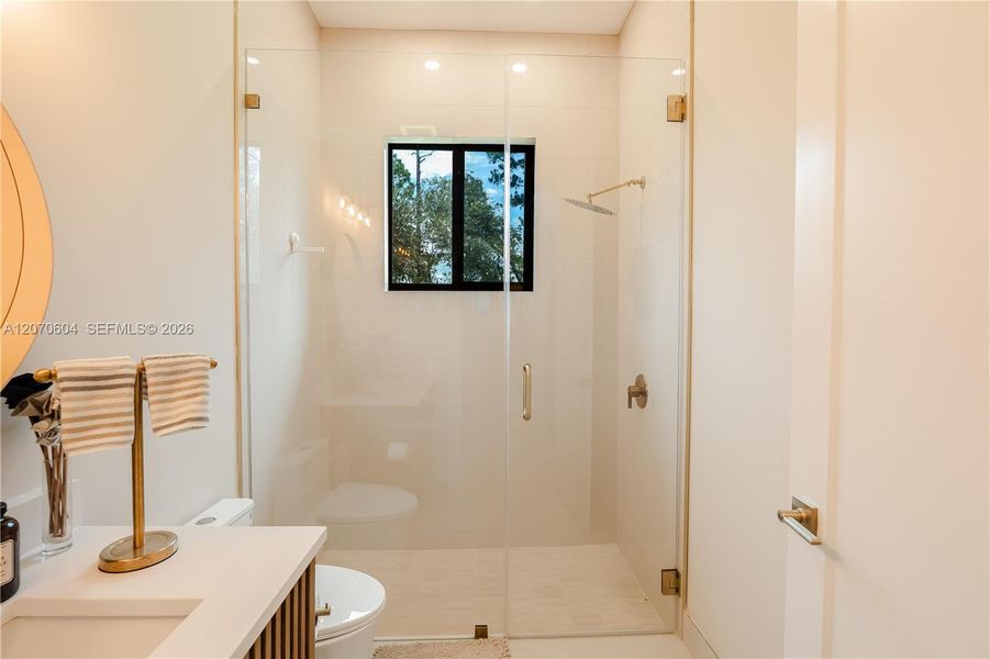 Furnished interior view inside a new home in , Clewiston (Image 29).