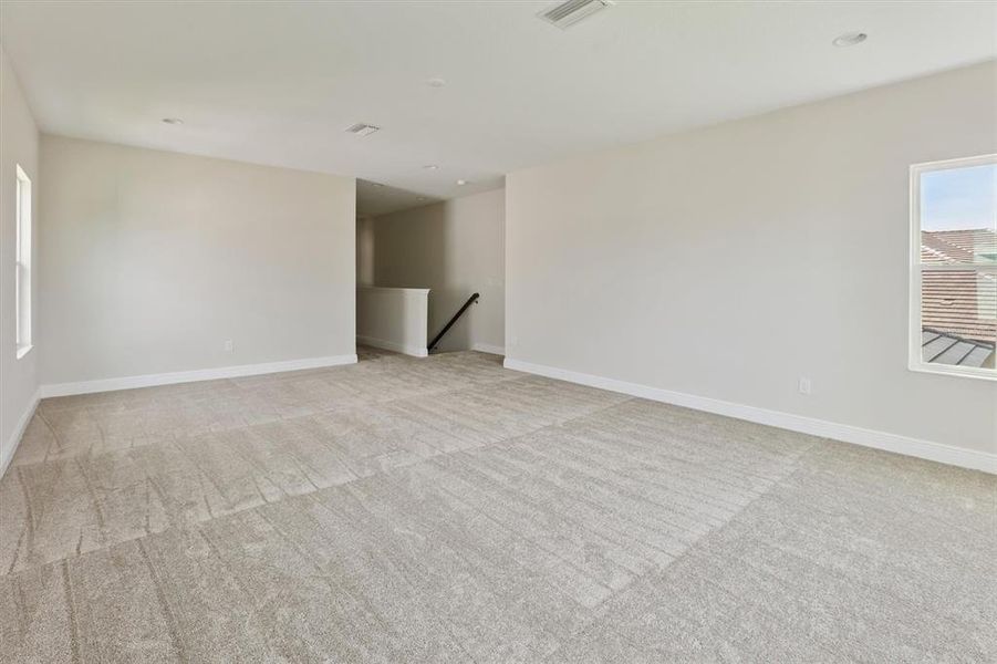 Spacious, unfurnished interior of a new home in Two Rivers, Zephyrhills (Image 37).