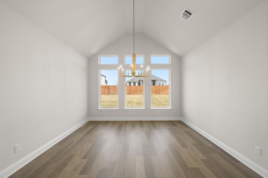 Spacious, unfurnished interior of a new home in Bull Hide Estates, Hewitt (Image 25).