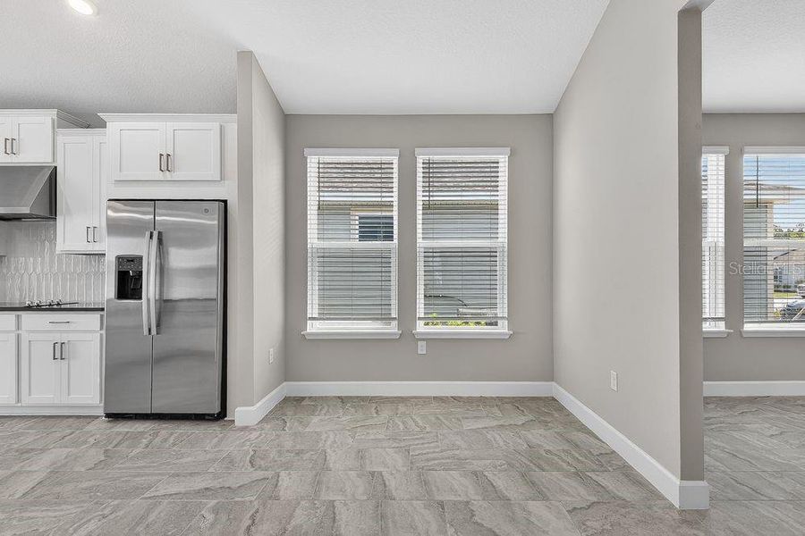 Spacious, unfurnished interior of a new home in Colbert Landings, Palm Coast (Image 31).