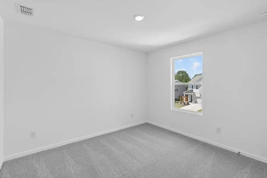 Spacious, unfurnished interior of a new home in Heritage River, Euharlee (Image 26). Spacious, unfurnished interior of a new home in Heritage River, Euharlee (Image 26).
