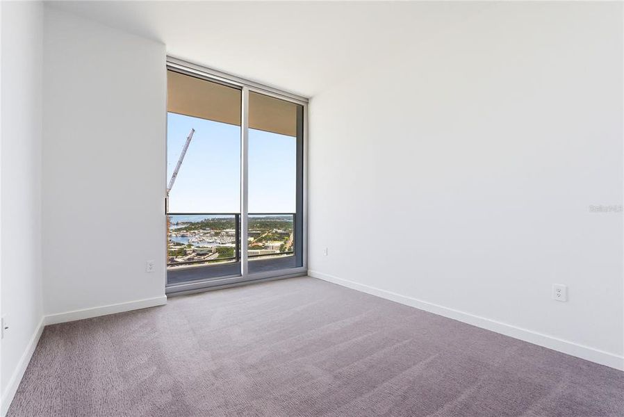 Spacious, unfurnished interior of a new home in , St. Petersburg (Image 23).